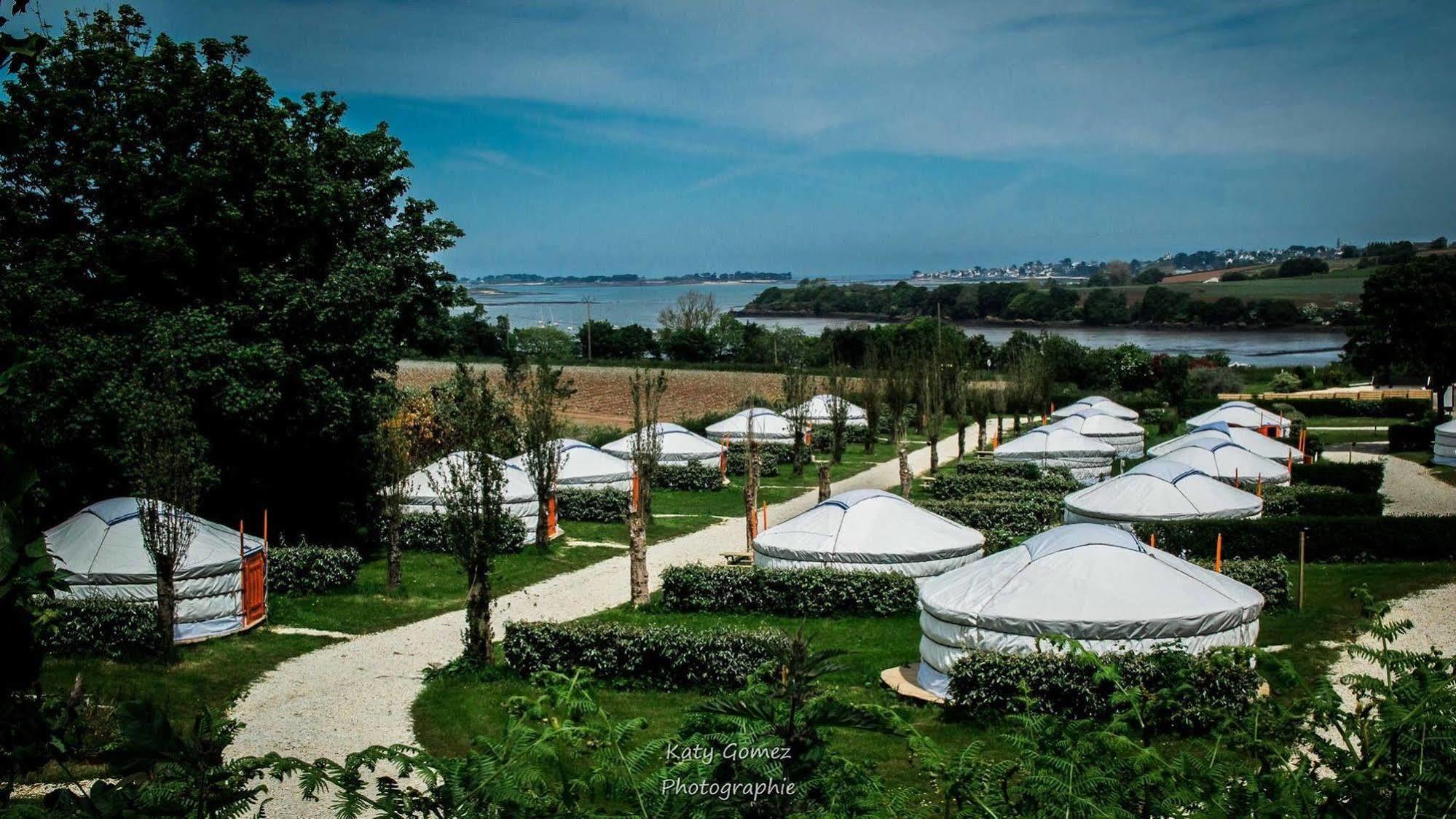 Mer Et Yourtes Hotel Henvic Exterior foto